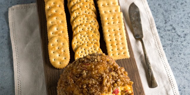 Pimiento Cheese Ball Tray