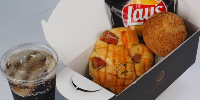 Signature Bread Box