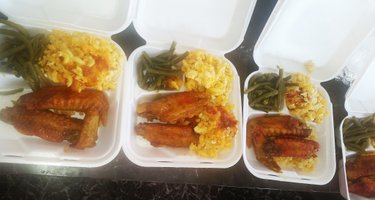 Lakia's Famous Turkey Wings