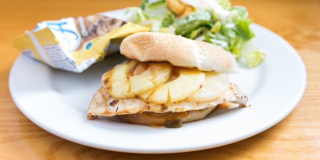Chicken Sandwich Box Lunch