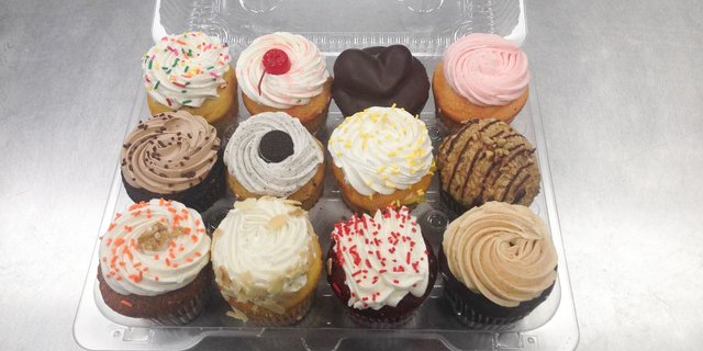 Just Baked Cupcake Platter