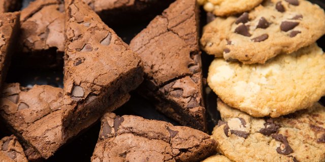Medley Tray of Cookies and Brownie Bites