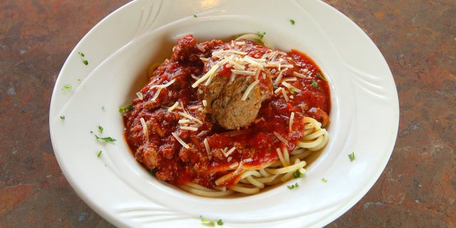 Spaghetti w/ Bolognese Sauce