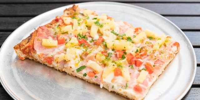 Hawaiian Pizza