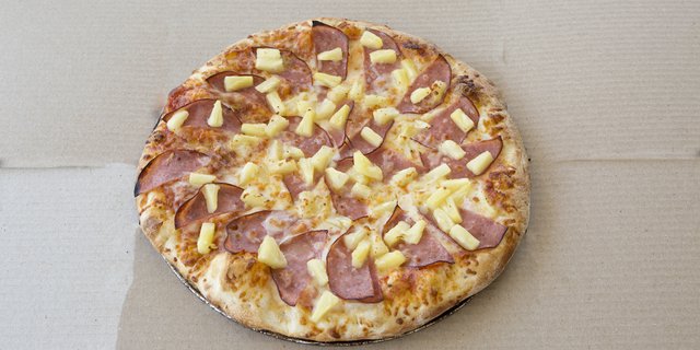 Gluten-Free Hawaiian Delight Pizza