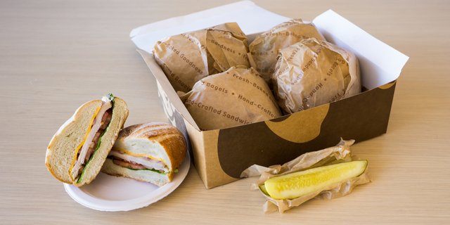 Large Classic Lunch Nosh Box