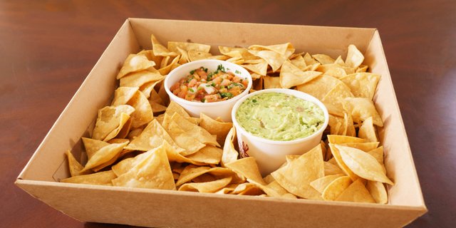 Tortilla Chips, Salsa & Fresh Smashed Guacamole Tray