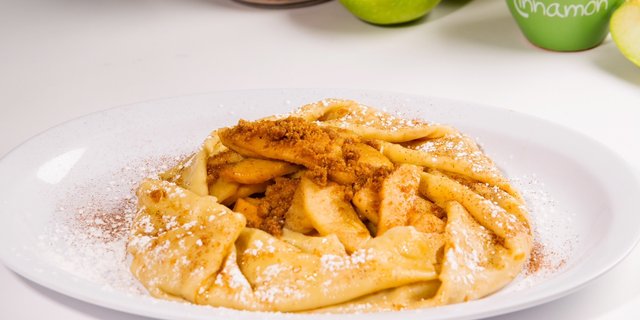 Apple-Cinnamon Crepe