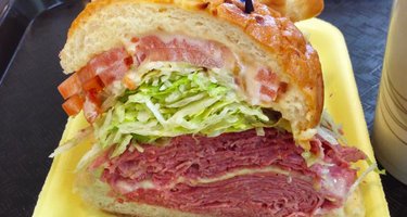 Lou's Deli