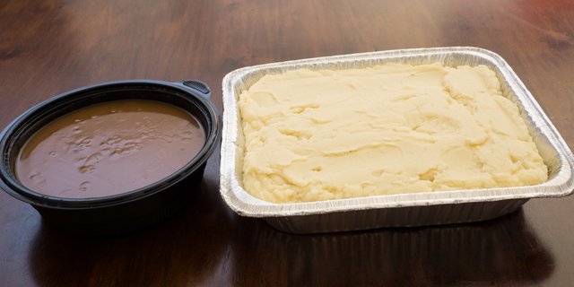 Mashed Potatoes w/ Gravy