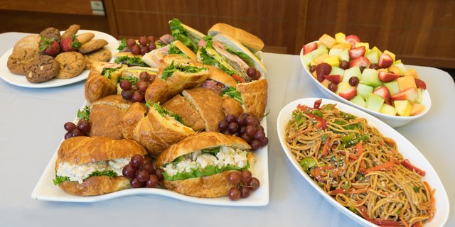 Deluxe Lunch Platter