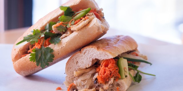 Tofu Sauteed w/ Onions & Mushrooms Sandwich