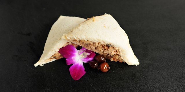 Tuna & Balsamic Baby Onions Tramezzino