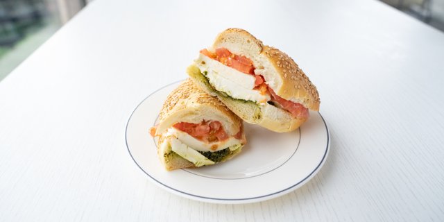 Mozzarella & Tomato Sandwich