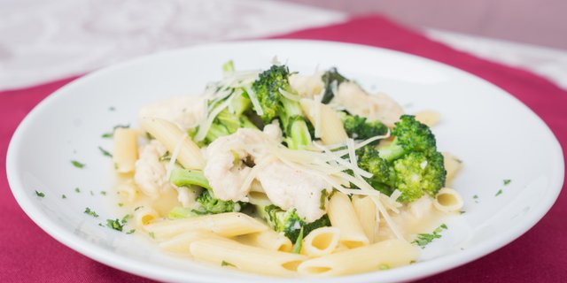 Ziti w/ Broccoli & Chicken