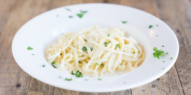 Alfredo Pasta Tray