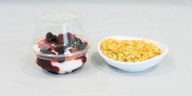 Mixed Berry Yogurt Parfaits