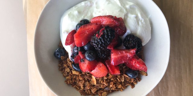 Berries & Yogurt Parfait