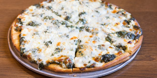 Greek White Pizza