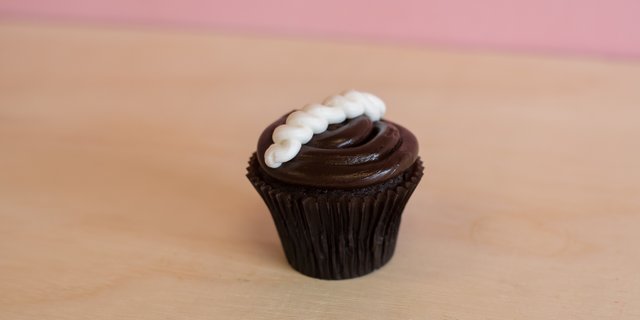 Chocolate Cream Cupcakes