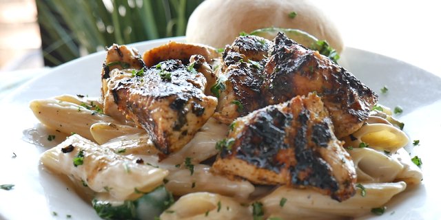 Creamy Chicken Alfredo Pasta