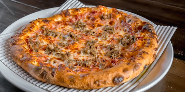 Tomato & Sausage Pizza