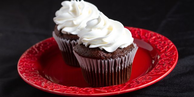 Half-Dozen Vanilla on Chocolate Cupcakes