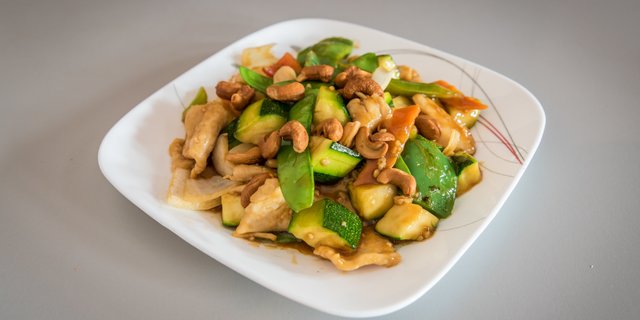Chicken w/ Cashews