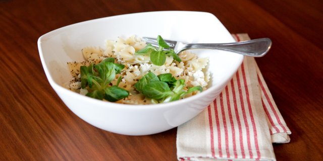 Bowtie Spinach Salad