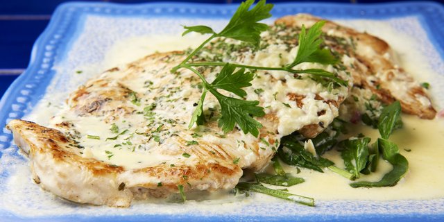 Pollo a la Ajillo