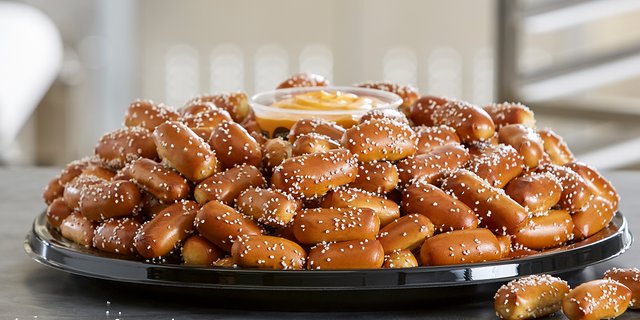 Full-Size Pretzel Rivets Party Tray