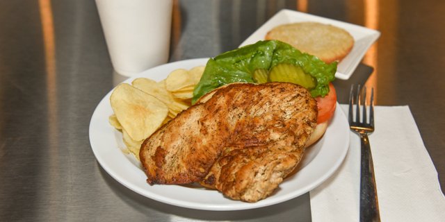 Grilled Chicken Sandwich Boxed Lunch
