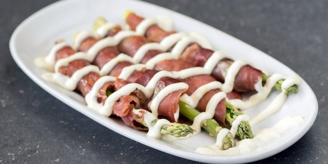 Prosciutto-Wrapped Asparagus