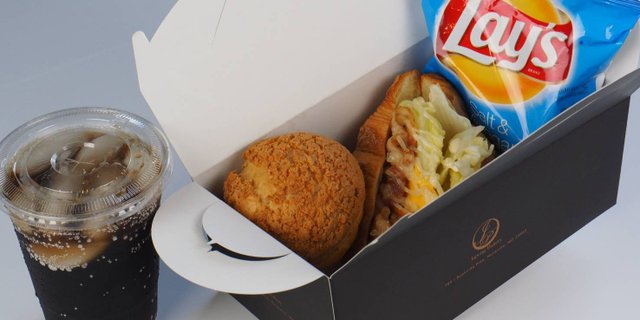 Signature Croissant Box