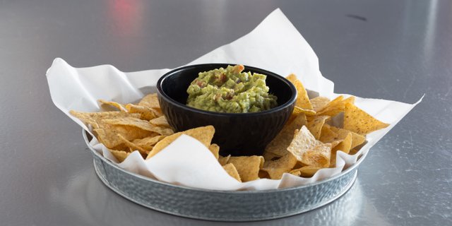 Chips & Guacamole