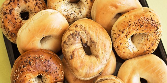 Baker's Dozen Bagels & Spread