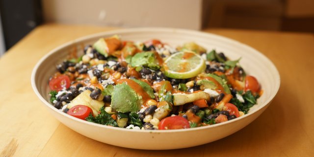 Spicy Avocado & Lime Kale & Quinoa Bowl