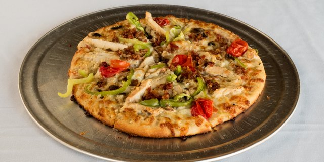 Garlic Chicken & Bacon Pizza
