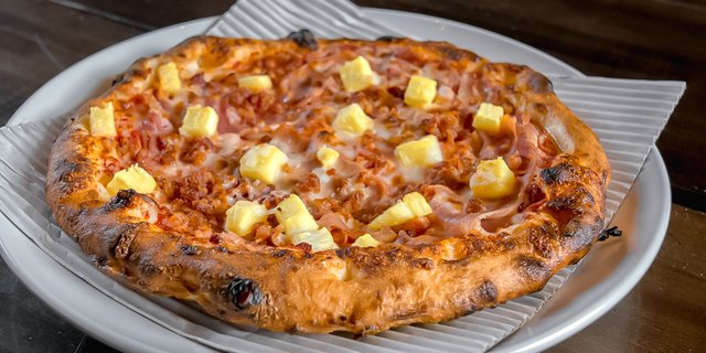 Hawaiian Pizza