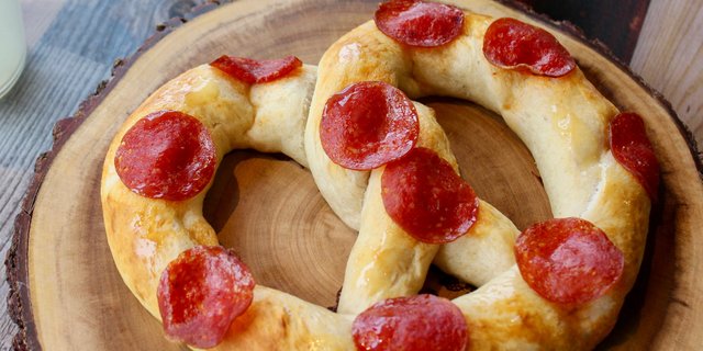 Pepperoni Pretzel Party Pack