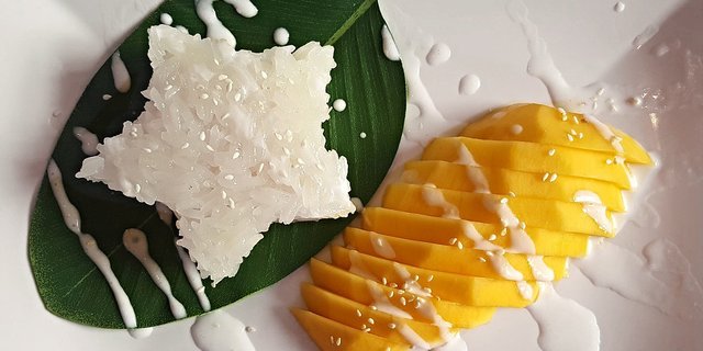 Sweet Sticky Rice w/ Mango