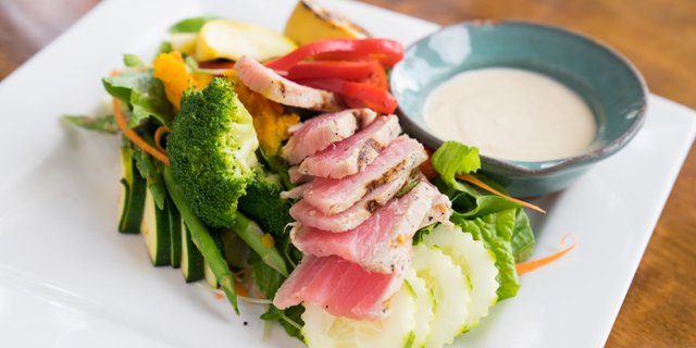 Seared Tuna Salad