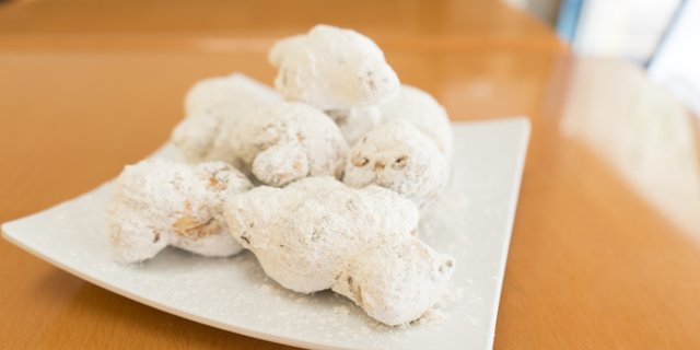 Cinnamon Knots
