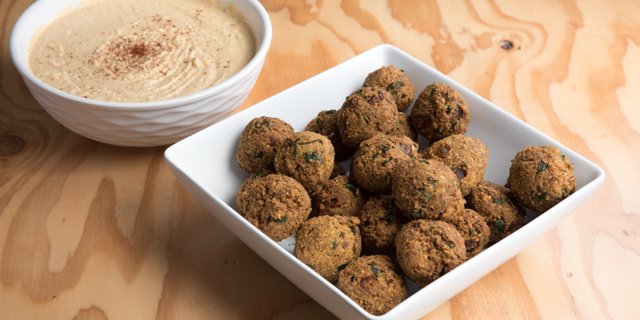 Falafel w/ Hummus