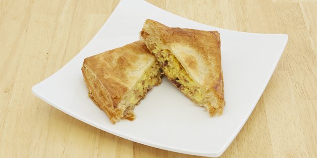 Bacon & Eggs Mini Pies