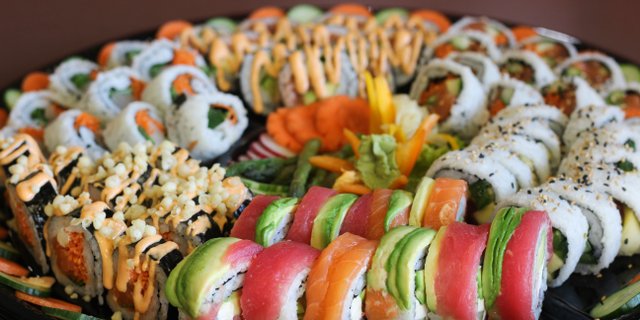 We Party Raw & Hot Tray