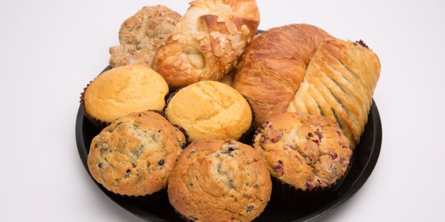 Croissants & Muffins Tray