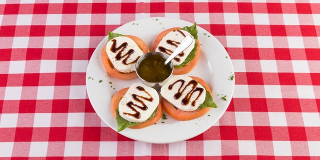 Pomodori Con Mozzarella "Caprese"