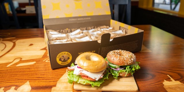 Large Signature Lunch Nosh Box