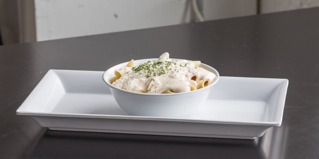 Penne Pasta w/ Alfredo Sauce